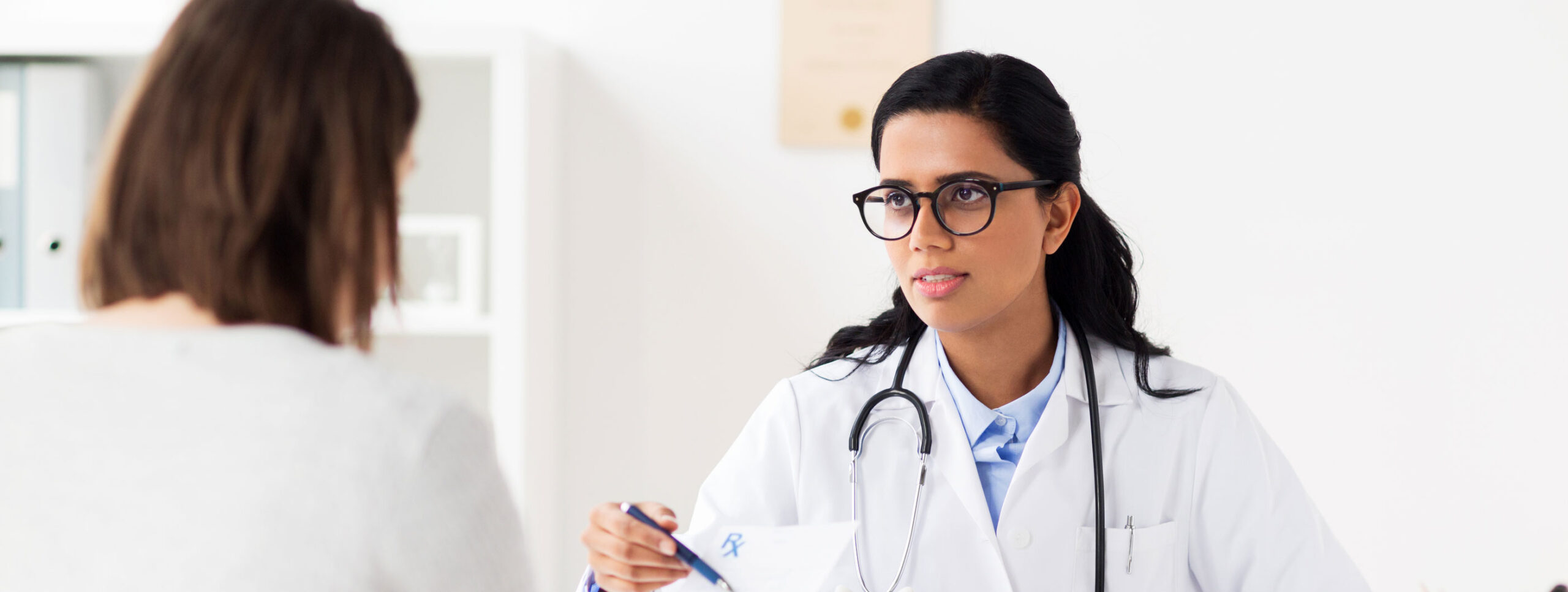 Doctor discussed fallopian tube diseases with patient | Arizona Reproductive Medicine Specialists